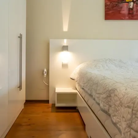 Cozy And Warm With A Separate Bedroom *