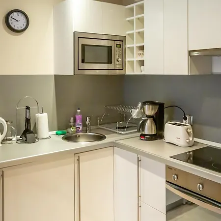 Cozy And Warm With A Separate Bedroom Apartman