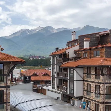 Апартамент Cozy And Warm With A Separate Bedroom