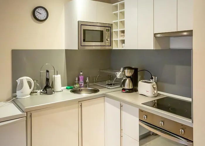 Cozy And Warm With A Separate Bedroom Апартамент