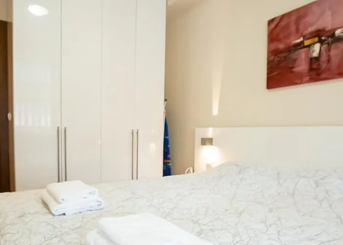 Cozy And Warm With A Separate Bedroom Апартамент