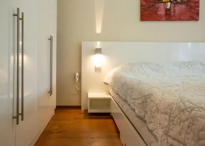 Cozy And Warm With A Separate Bedroom *